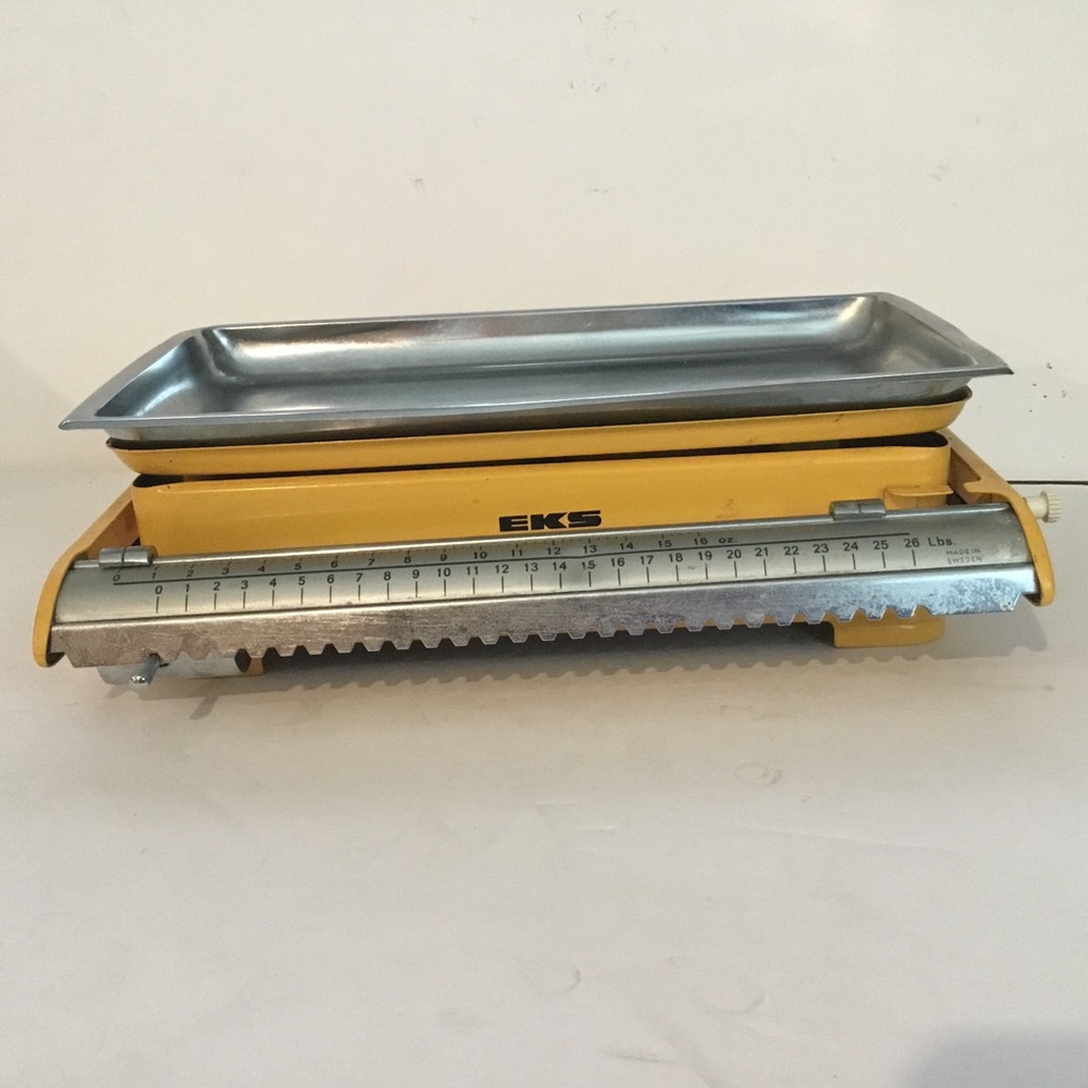 Mechanical scale. EKS. Yellow. Sweden